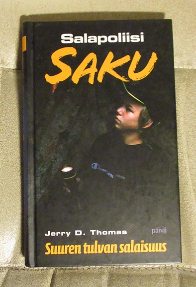 Salapoliisi Saku kirjoja