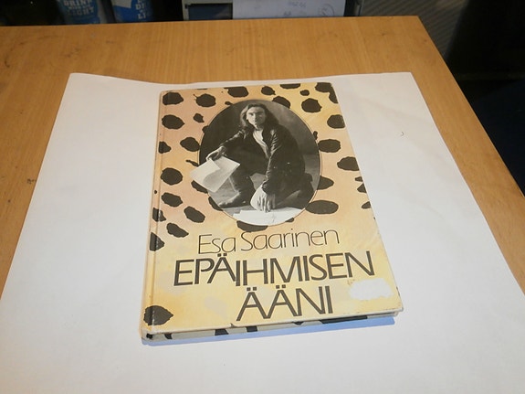 Esa Saarinen- Epäihmisen ääni
