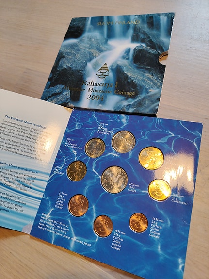 Rahasarja 1 Suomi 2004