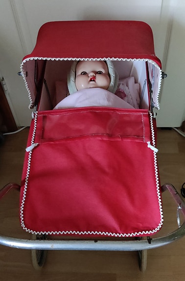 Vanha nukke+ vaunut