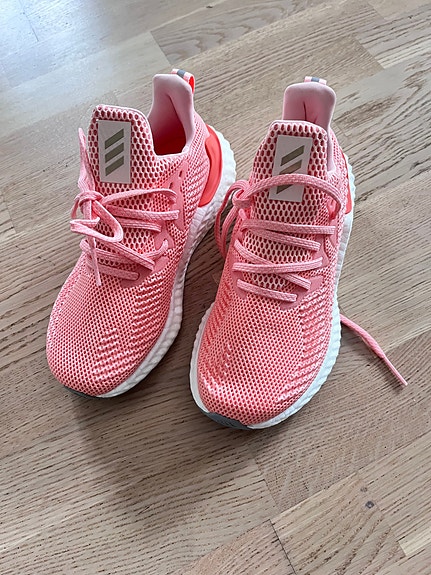 Adidas boost kengät