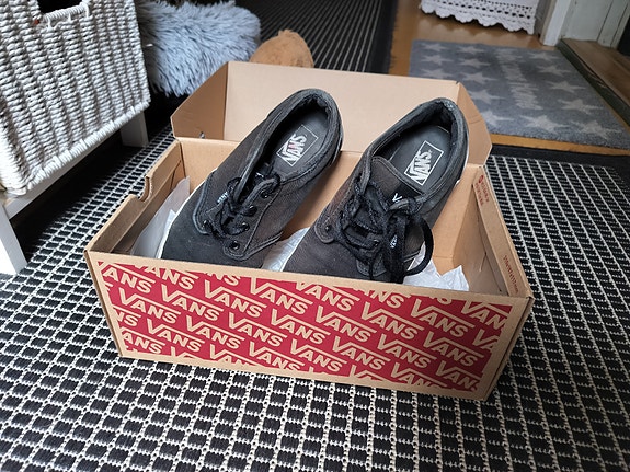 Vans. 38