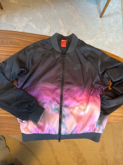 Nike-bomberi