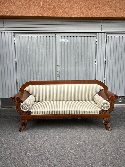 Biedermeier-sohva, 1800-luvun puoliväli, mahonkiviilutettu