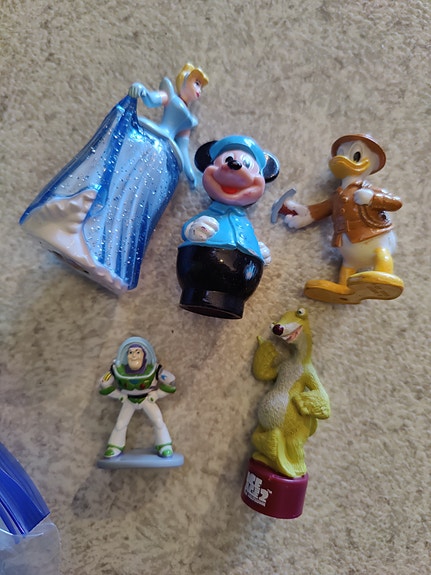 Disney- ja Ice age figuureja