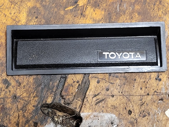 Toyota peitelevy.