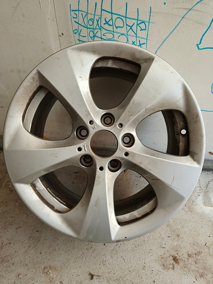 Bmw Streamline 306 8" x 17" vanteet