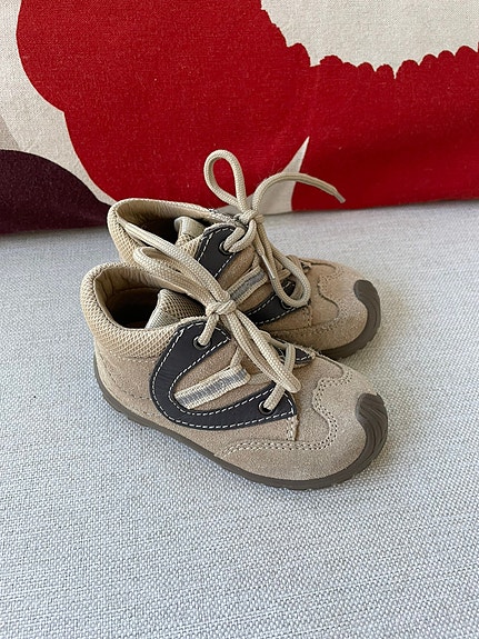 Uudet Superfit kengät 20