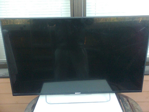 Sony Bravia 42" smart tv