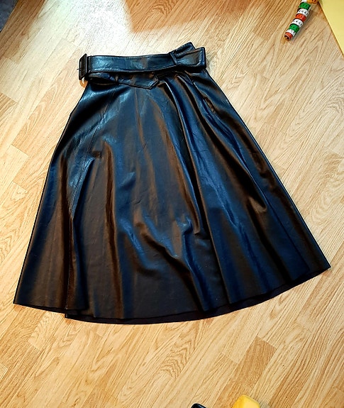 Uusi kiiltävä Maxi-Nahkahame S/M👗