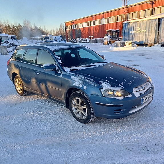 Subaru Legacy 2.4 bensiini manuaali 2004