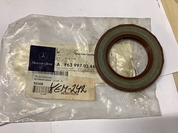 A1639970246 perän stefa MB ML W163