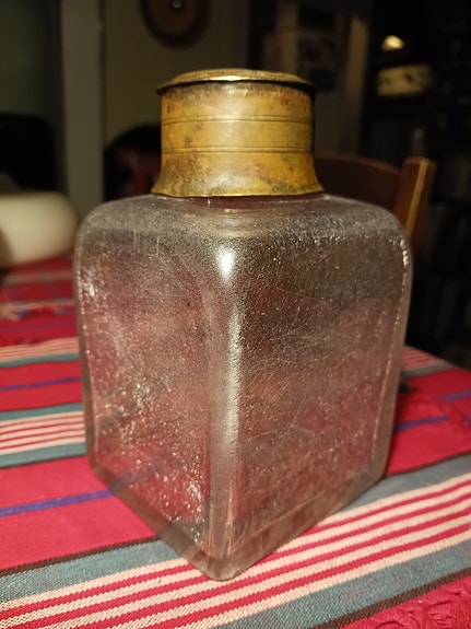 Vanha lasipurkki 17- 1800- luku