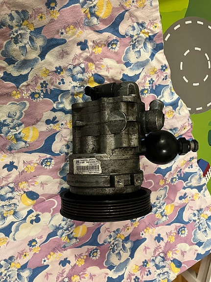 BMW e60/61 dynamic drive ohjaustehostin pumppu
