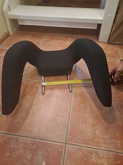 Päätuki auton istuimeen