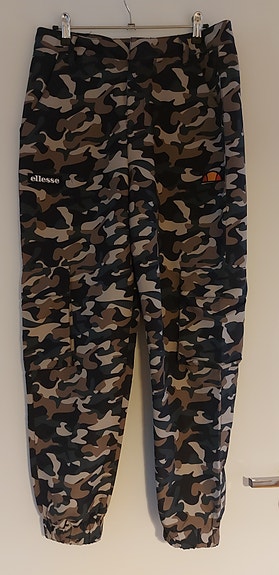 Ulkoiluhousut 38 Ellesse