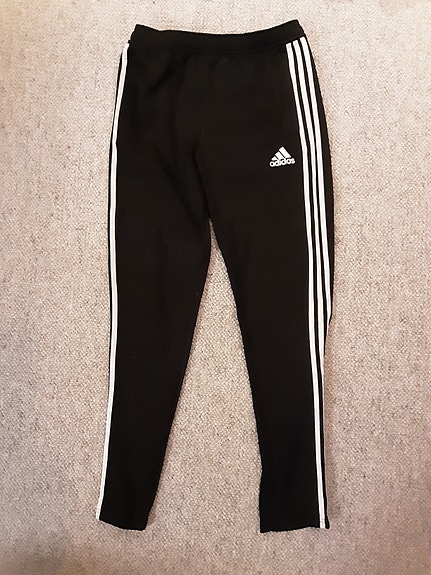 Adidas verryttelyhousut