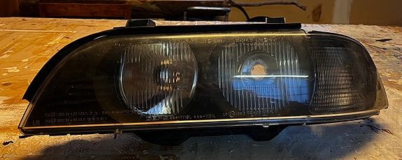 Uusia ja käytettyjä V8/30D E39 BMW osia