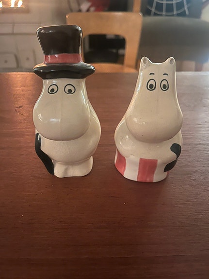 Muumimamma ja Muumipappa keraamiset figuurit