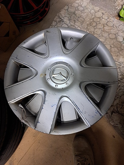 Mazda merkki kapseliit 16"