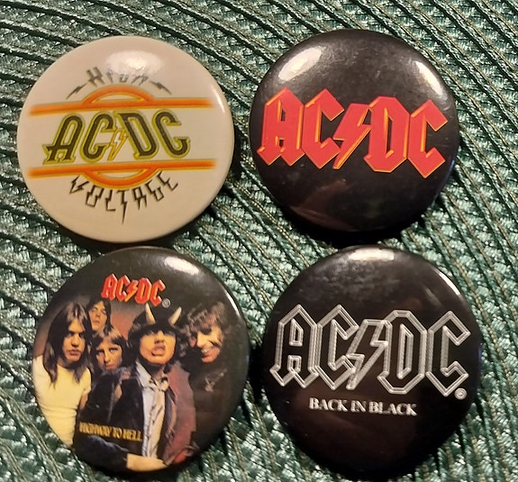 AC/DC Vintage rintanapit