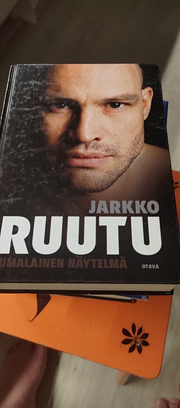 Jarkko Ruutu - Jumalainen näytelmä