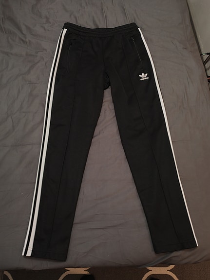 Adidas verkkarit