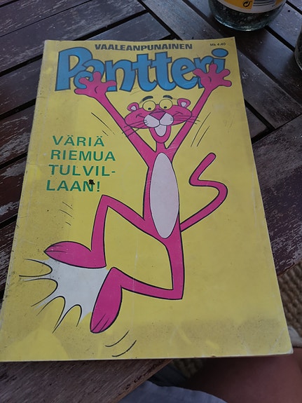 Vanha vaaleanpunainen pantteri