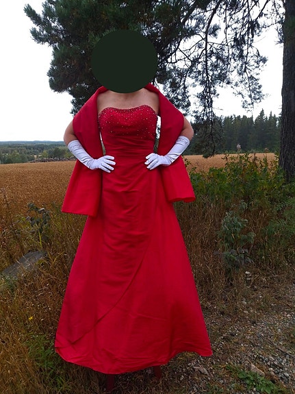 Upea iltapuku / vanhojentanssimekko / juhlamekko