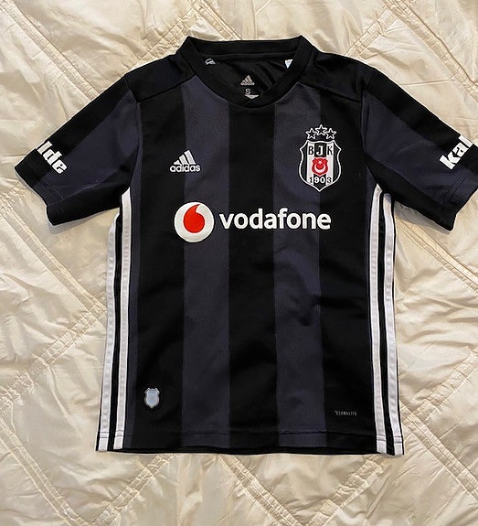 Lasten aito Besiktas pelipaita