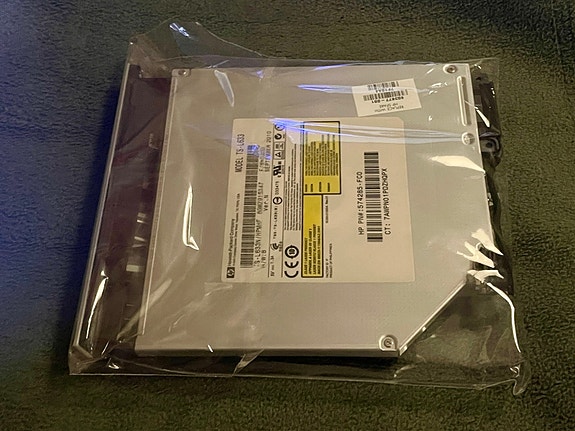 Optinen HP CD/DVD RW-asema (HP 574285-FC0 / TS-L633)