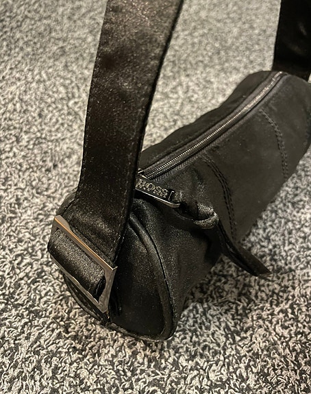 Hugo Boss pieni laukku