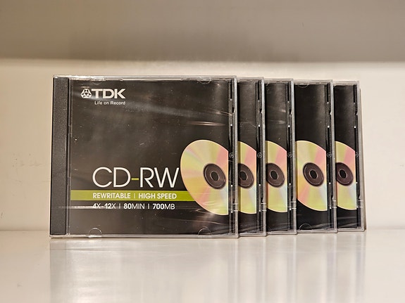 5 kpl poltettavia CD-RW levyjä (uusia, avaamattomia)