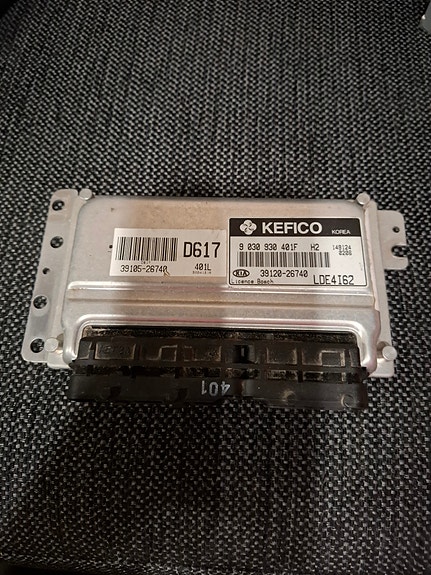 Kia Cerato moottorin ohjausboksi