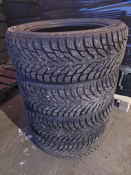 195/55R16 Nokian nastarenkaat 4kpl