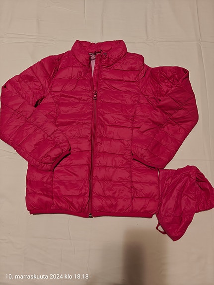 Benetton kevyt untuvatakki 140cm