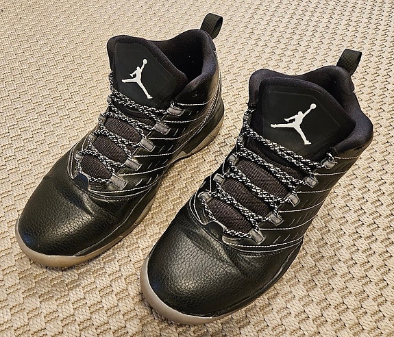 Nike Air Jordan Velocity kengät