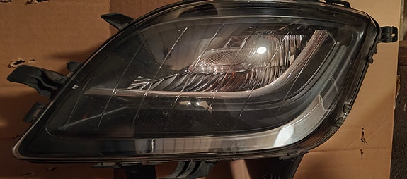 Opel Astra J vasen vilkun umpio