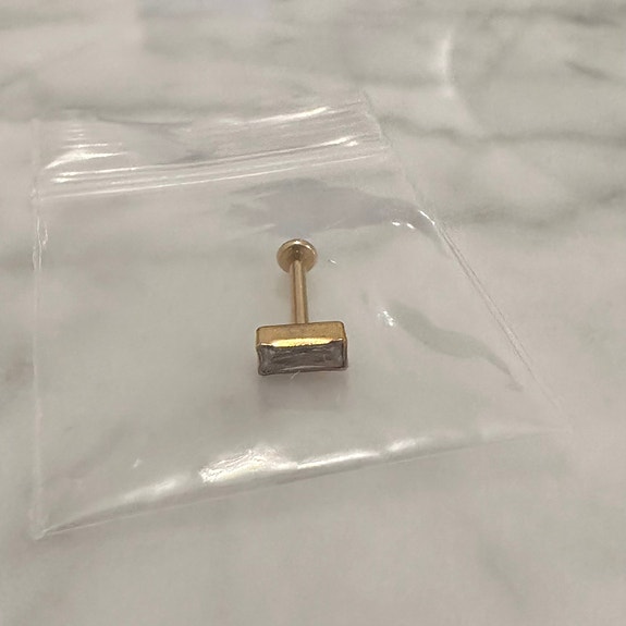 Titaaninen zirkonia labret lävistyskoru (8mm)