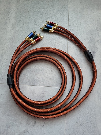 RGB-kaapeli HiFi