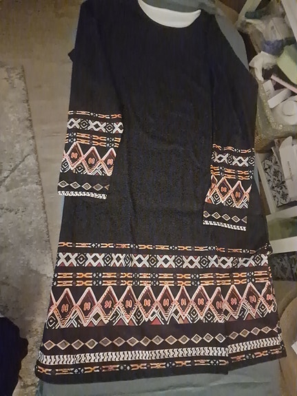 Pitkähihainen mekko