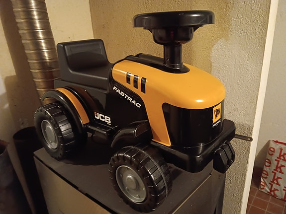 Potkutraktori JCB