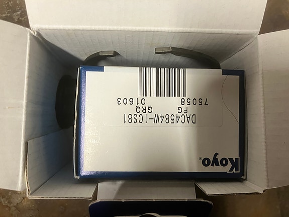 Toyota Avensis/Verso/Previa/Camry Etupyöränlaakeri Koyo 00-09