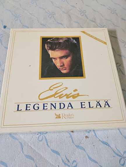 Elvis - Legenda Elää LP-kokoelma (+Elvis kirja)