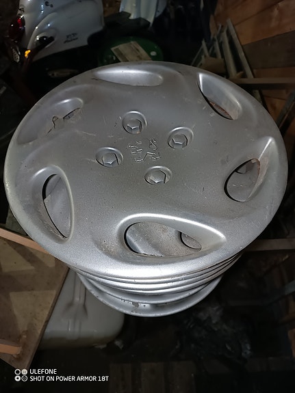 Peugeot pölykapselit