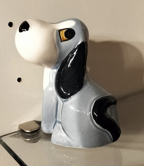 Söpö koiran figuuri.