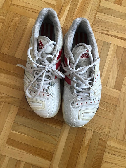 Adidas Stabil sisäpelikengät