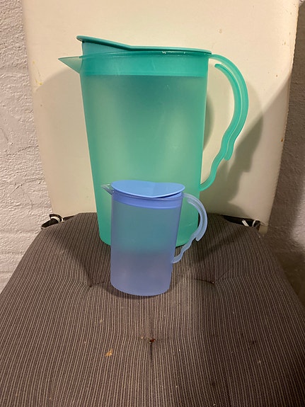 Tupperware kannuja