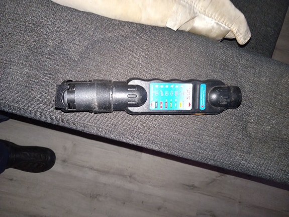 Auto perävaunu sähkötesteri