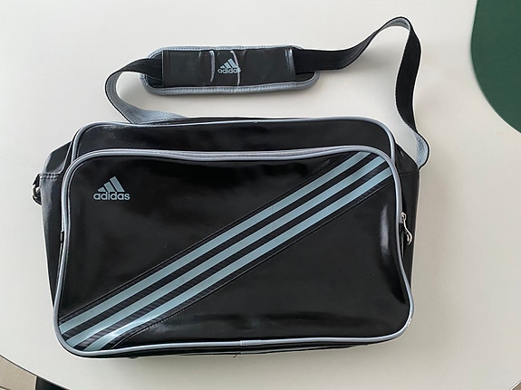 Adidaksen olkalaukku vintage